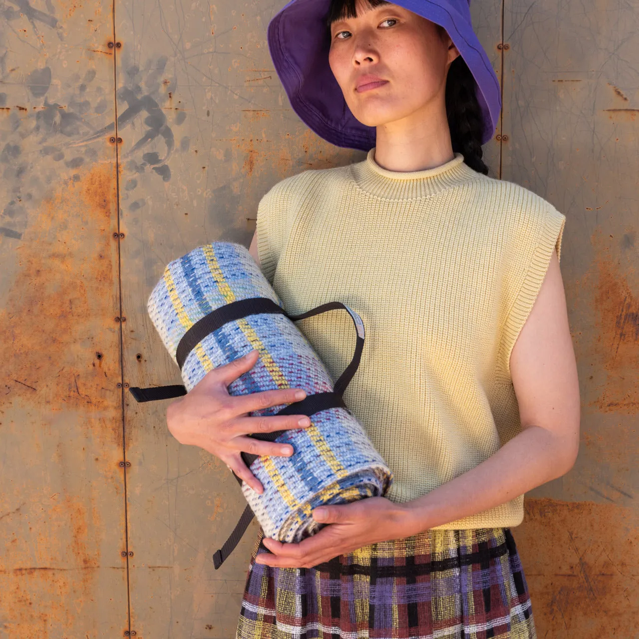 Roll-up Picnic Blanket with Handle in 100% Recycled Wool